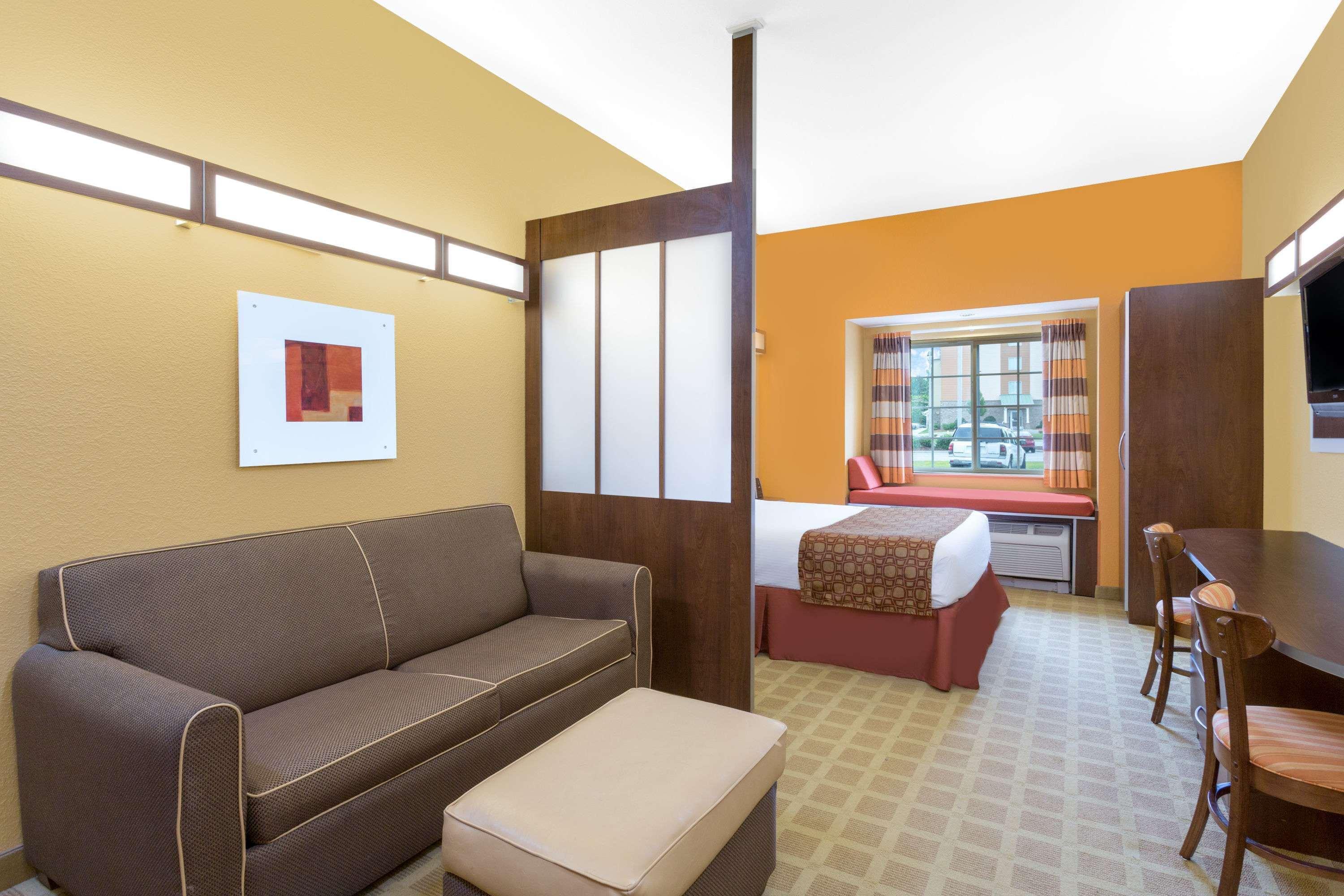 Microtel Inn & Suites By Wyndham University Medical Park Гринвилл Экстерьер фото